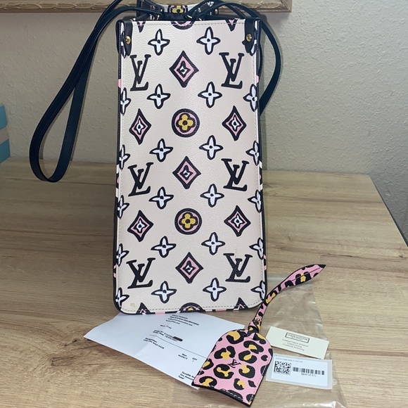 Louis Vuitton OnTheGo Wild At Heart GM Bag - Picture 9 of 16